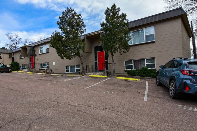 Photo - MOVE IN SPECIAL! Old Colorado City Living at this Charming 1 Bedroom! Unidad 21