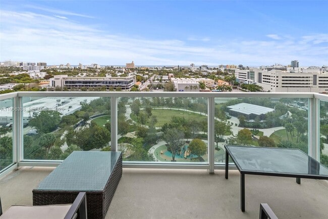 Building Photo - 650 West Ave Unit 1204