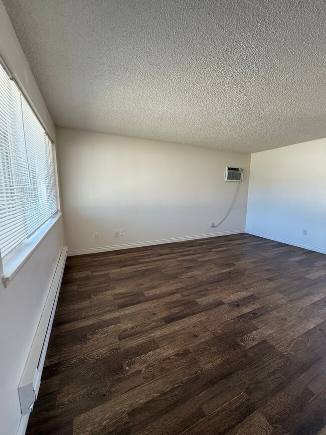 Photo - 141-143 E Home Ave Unidad 141