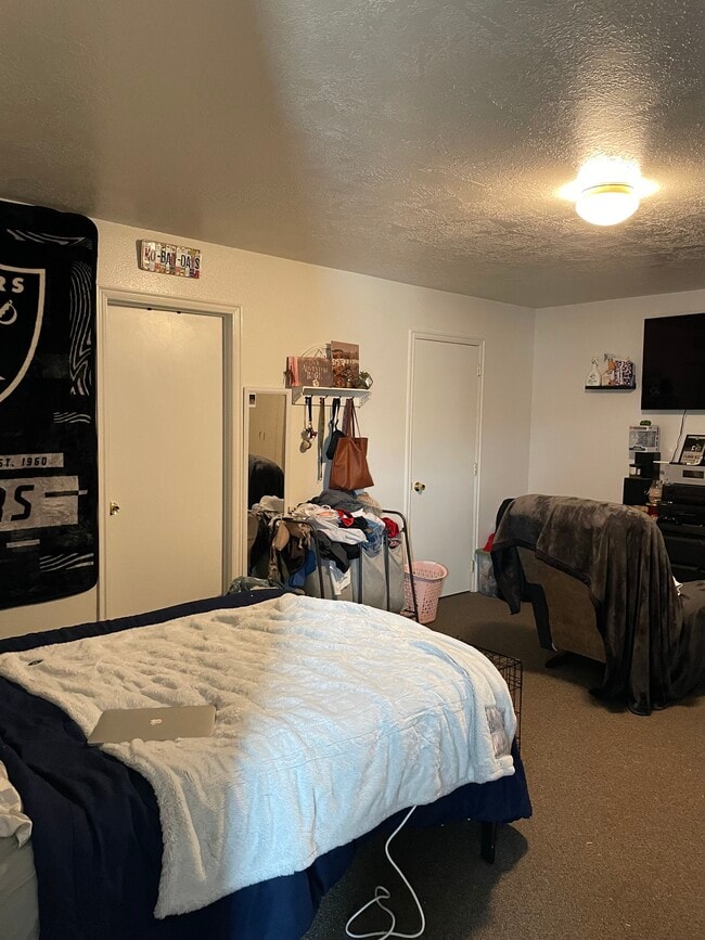Photo - 705 W 1225 N