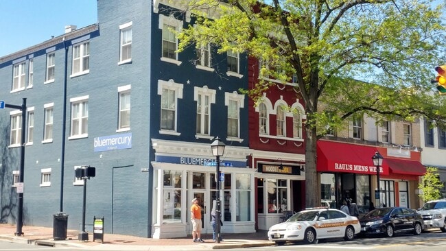 Photo - 101 S Saint Asaph St Unidad #2