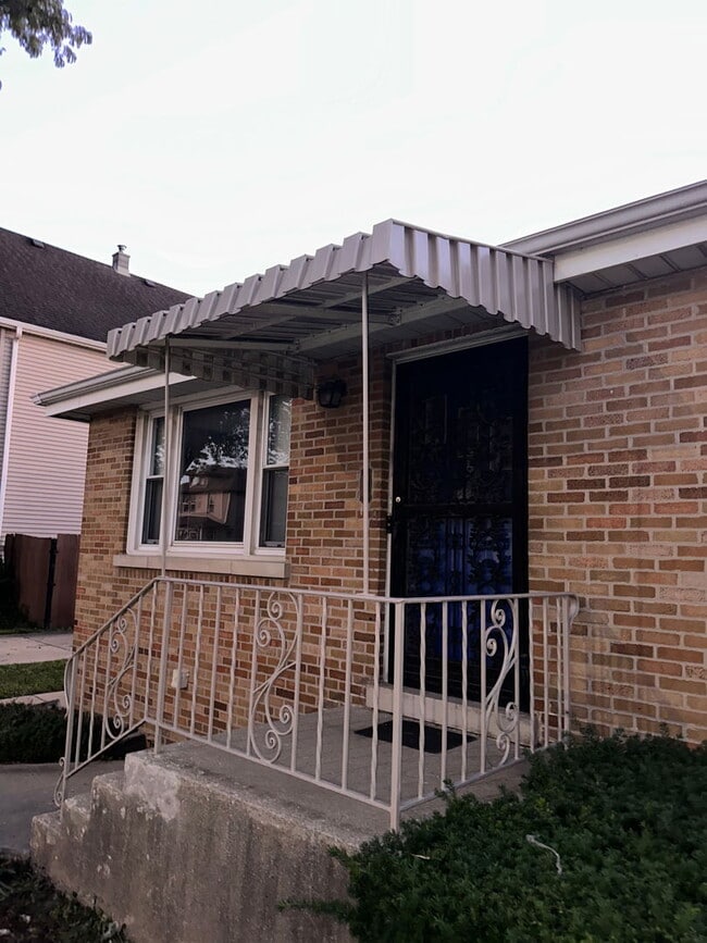 Photo - 208 27th Ave