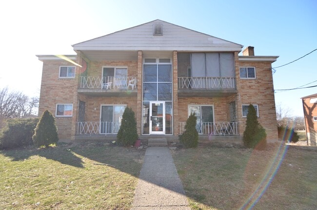 Building Photo - 8441 Cottonwood Dr Unit 2