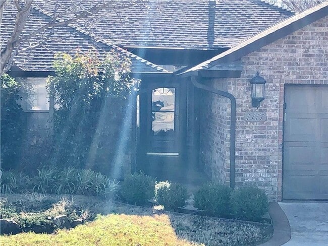 Photo - For Lease - Comfortable and Convenient Living