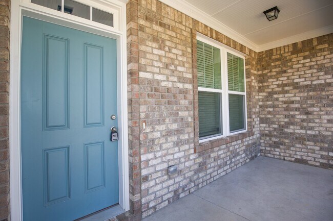 Photo - Charming 4 Bedroom Rental Home with Spacious Layout in Carthage, NC!