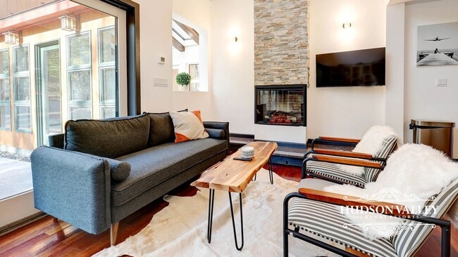 Photo - Elegant 7-Bedroom Estate in White Plains – Luxury Living at Its Finest