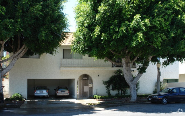 3901 Tilden Ave