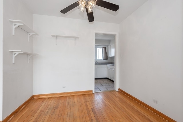 Dining Area - 6809 N Northwest Hwy Unit 3
