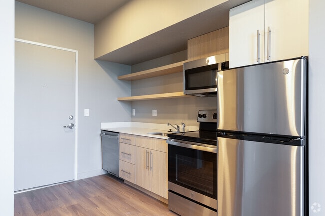 Studio, 1BA - 286SF