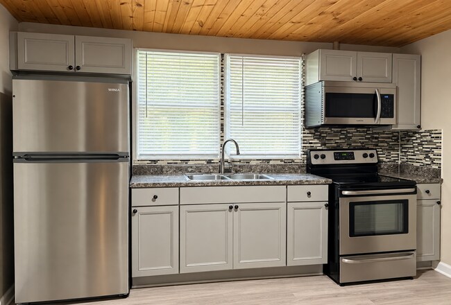808 Harrisburg Dr SW Unit B