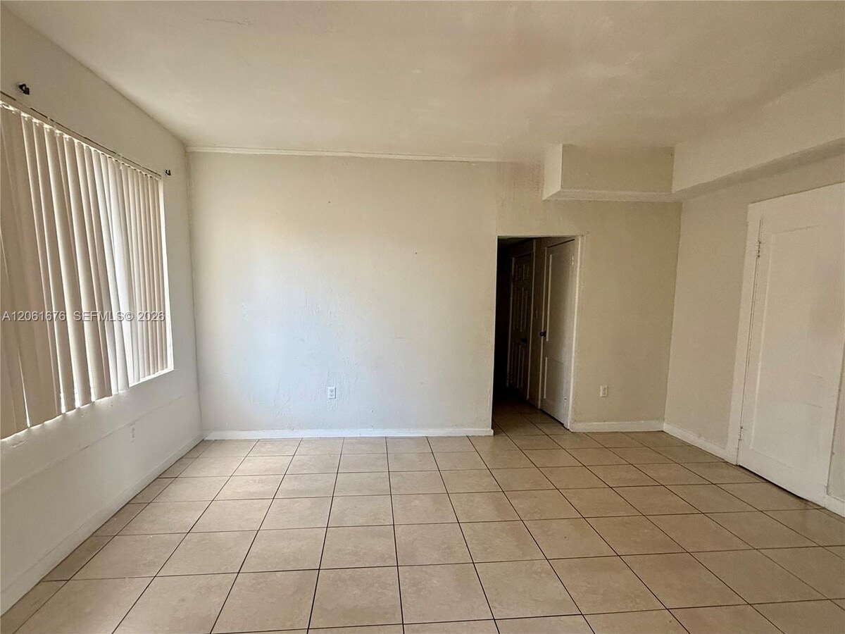 Photo - 920 SW 9th Ct Unit 1
