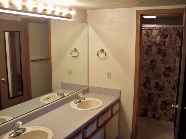 Photo - 2 bedroom 2 bath Loft Apartment Branson MO... Unidad 7