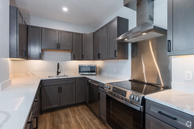 2 BR, 2BA 901-SF- Kitchen