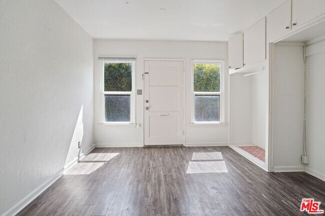 Photo - 216 1/2 6th Ave