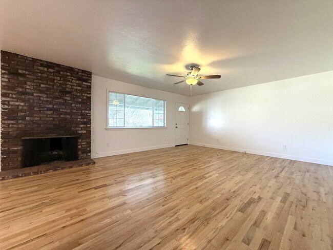 Photo - 5 Montclair Dr