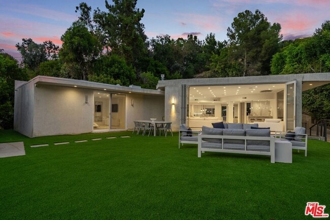 1040 Montego Dr