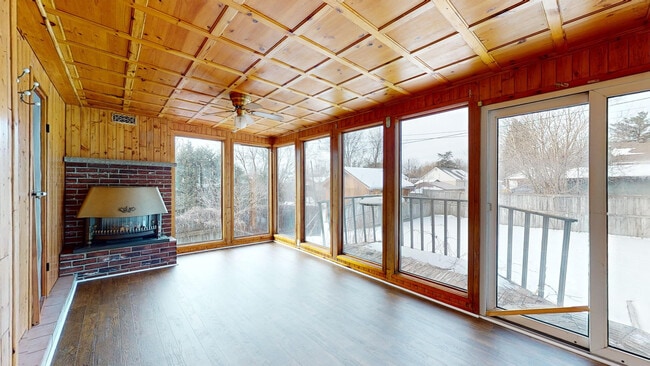 Photo - 2.5 Bed / 1 Bath Home in Sault Ste. Marie, ON – $2,250/month + Utilities Unit 1