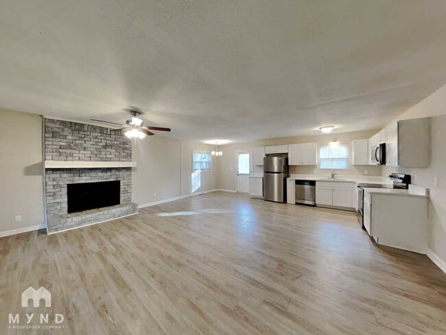 Photo - 456 Hardy Way