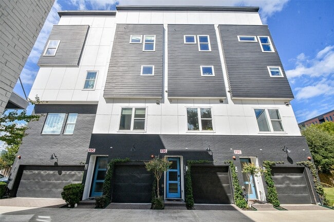 Photo - 2412 Canal St