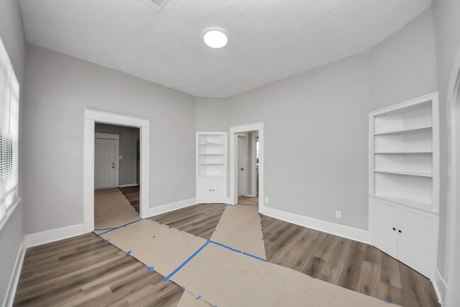 Photo - 2102 Gray St