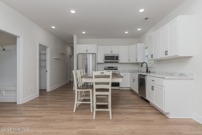 Photo - 111 Hampton Ct