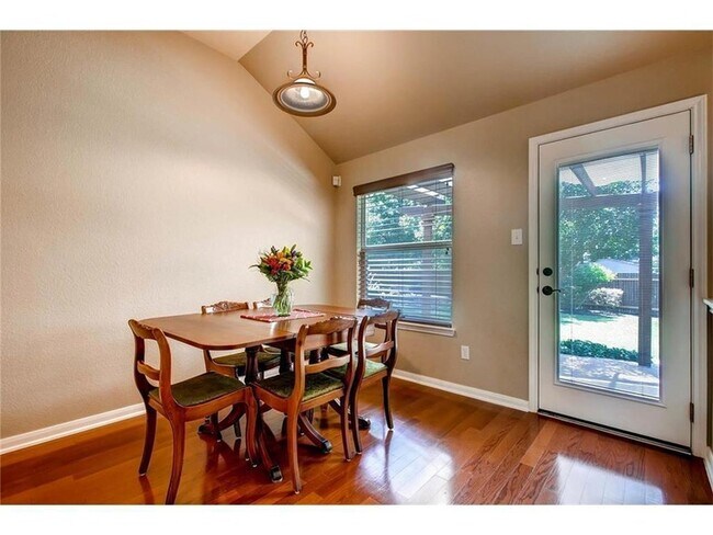 20313 Wayzata Ct