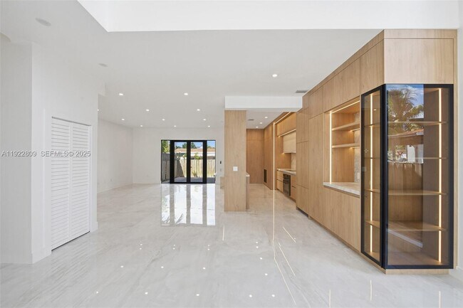 Photo - 3111 SW 12th St