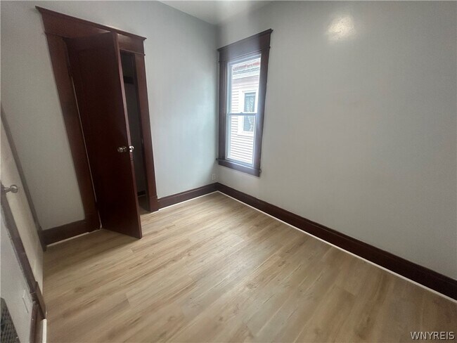 Photo - 411 Cambridge Ave