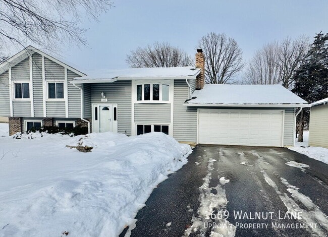 Photo - 1669 Walnut Ln