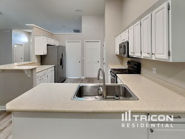 Photo - 958 Shriver Cir