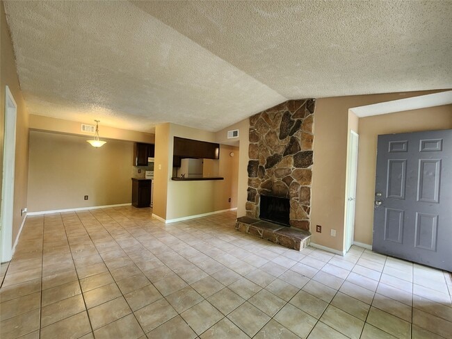 Photo - 17331 Red Oak Dr Unit 52