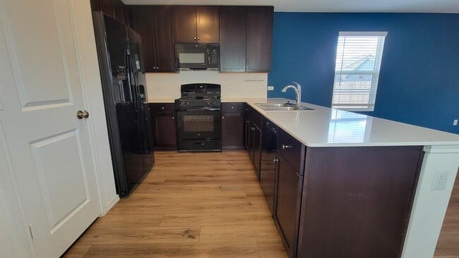 Photo - 192 Gabbro Gdns