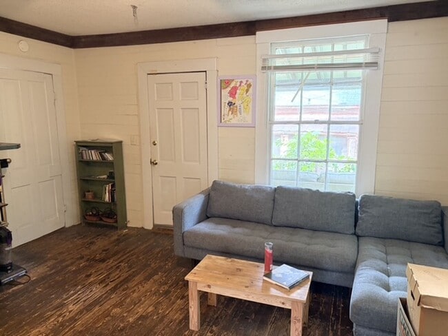 Photo - Two Bedroom Cozy House!