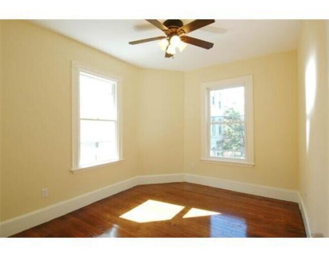 Photo - 19 Parker Hill Ave Unidad 1