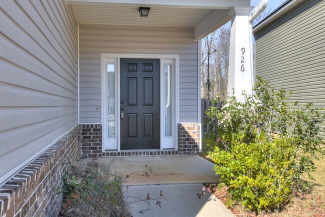 Photo - 926 Linsmore Ave