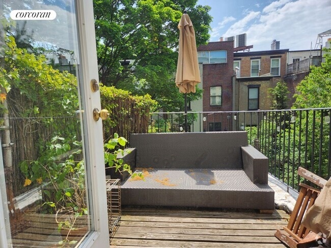 Building Photo - 204 Lincoln Pl Rental