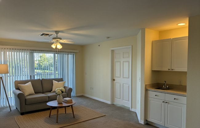 Photo - Gated Community Gem: Turnkey 2/2 in Emerald Lake