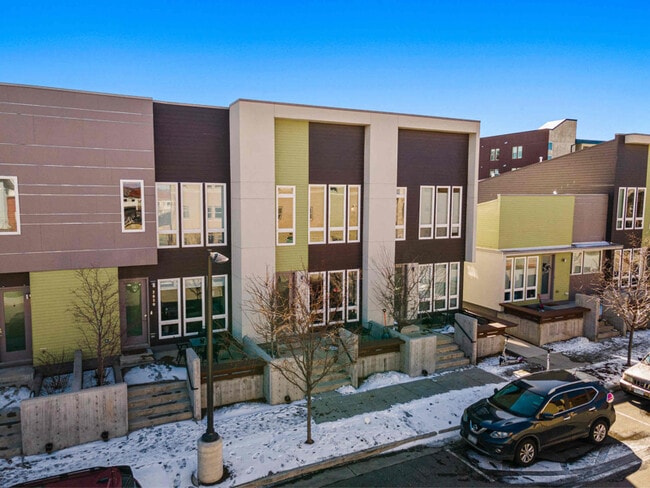 Photo - 2824 W Parkside Pl