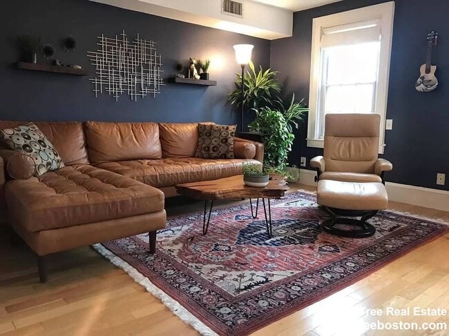 Photo - 445 Main St Unit 3