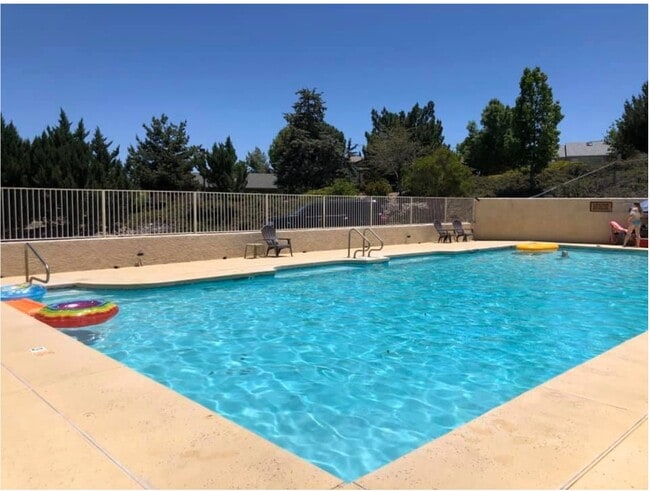Building Photo - 1299 Tapadero Dr