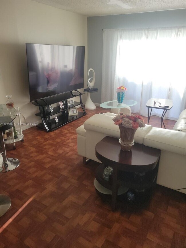 Photo - 17901 NW 68th Ave Unit Q103