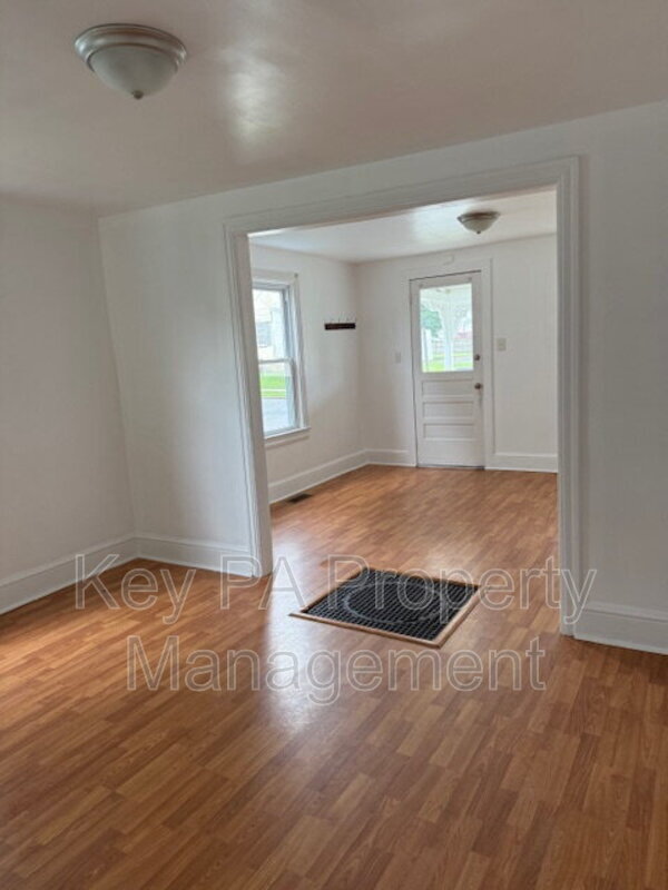 471 Hodgson St