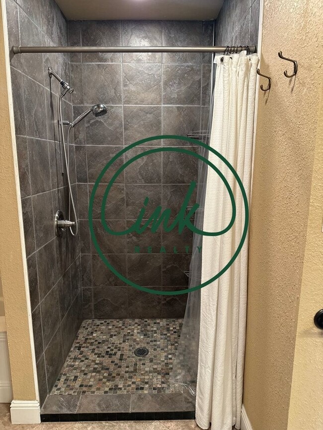 Photo - Charming Carson Home