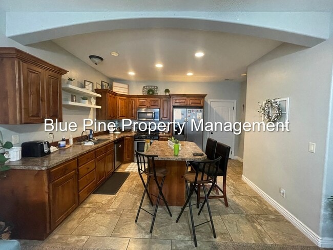 Photo - 565 Pioneer Rd