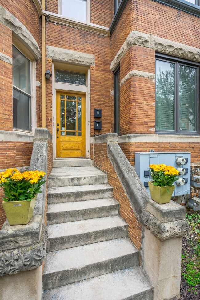 Photo - 1421 Girard St NW Unidad 2