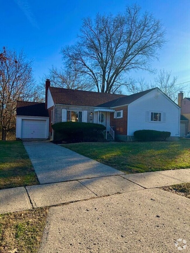 Building Photo - Great home near Brentwood Park!