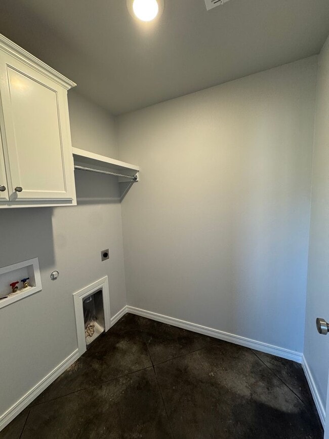 Photo - Located in the Glendale Area!!! New Build "Be the 1st to live HERE!!! 1/2 off special 1st month rent