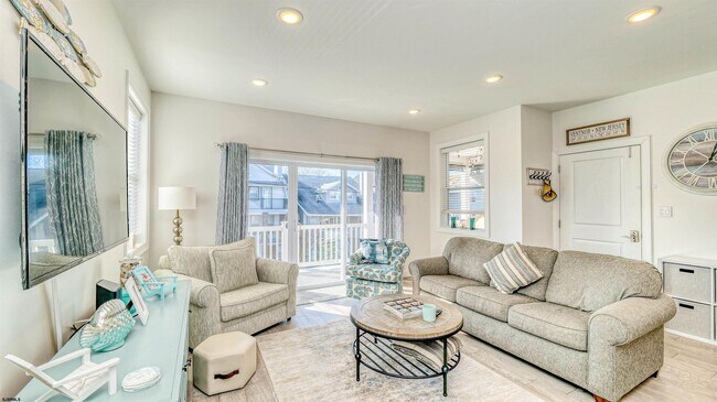 Photo - 1A N Victoria Ave Unit 1A