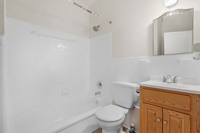 Photo - 3706 W Franklin St Unidad 3706 W Franklin St  #1