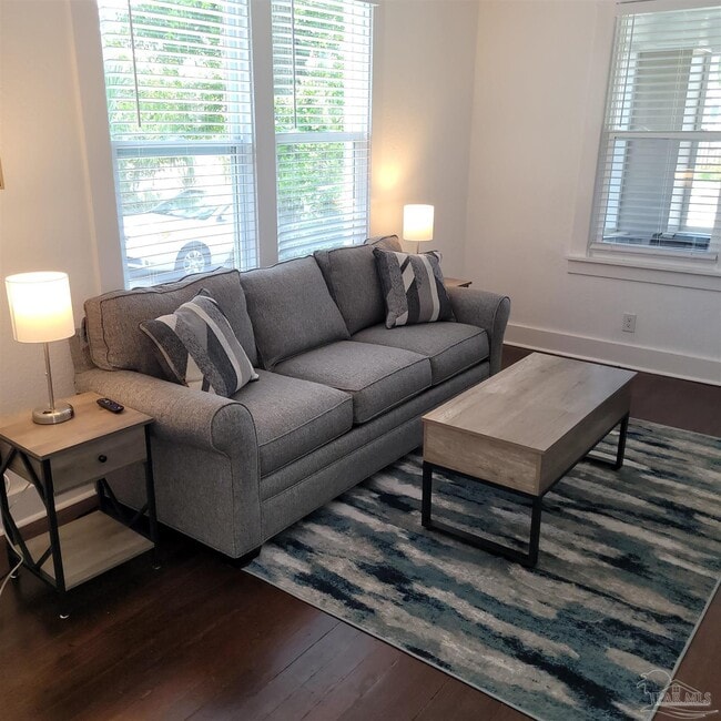 Photo - 105 N D St